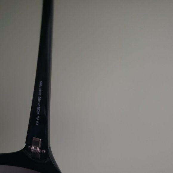 Marc Jacobs Authentic Black Sunglasses - Picture 5 of 6